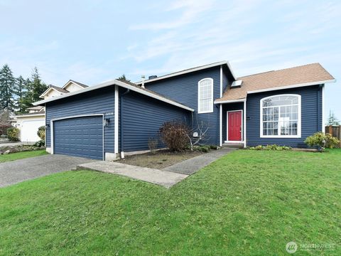 Photo of 32516 20th Court SW, Federal Way, WA 98023 (MLS # 2477370)