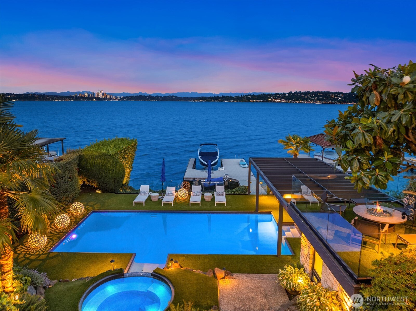 808 Lakeside Avenue S