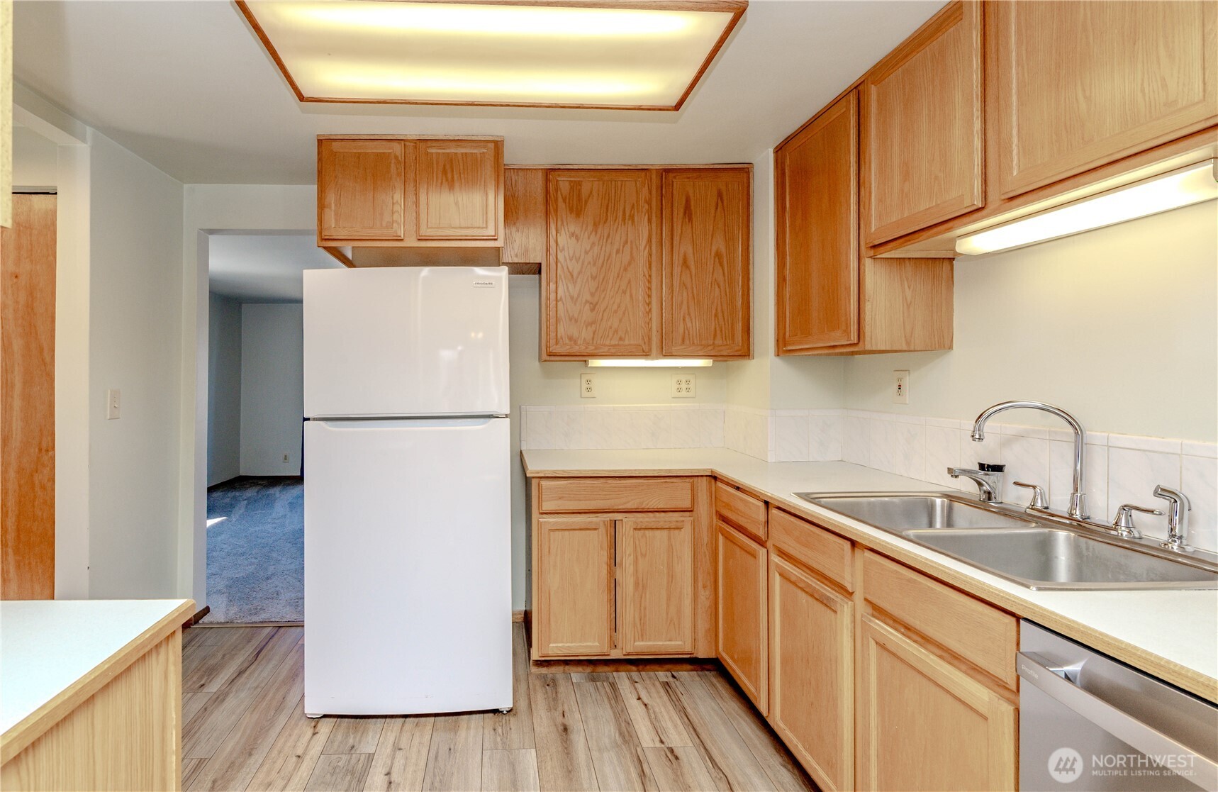 Seatac, Washington 98188, United States, 3 Bedrooms Bedrooms, ,2 BathroomsBathrooms,Residential,Pending,182848