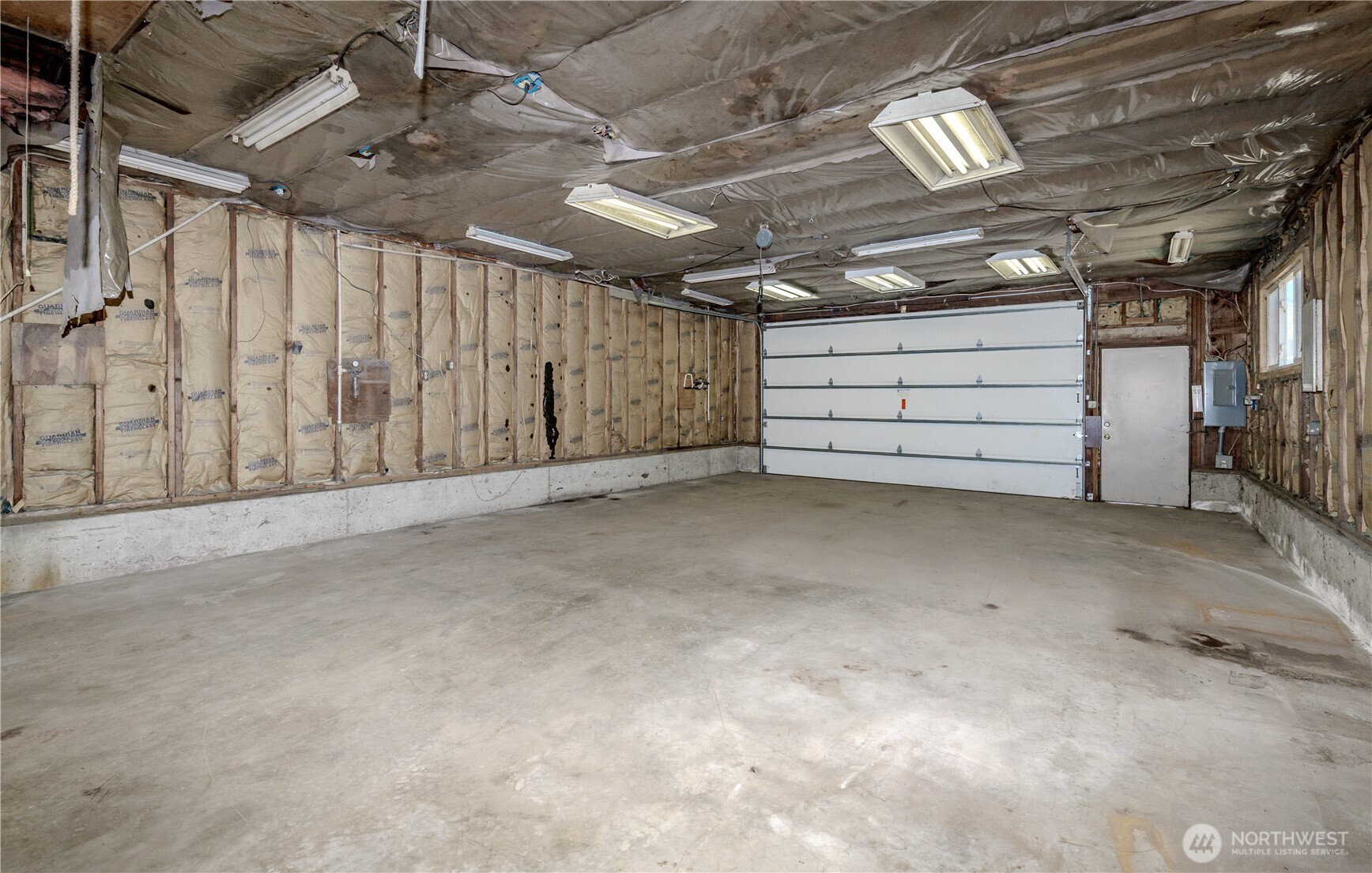 Seatac, Washington 98188, United States, 3 Bedrooms Bedrooms, ,2 BathroomsBathrooms,Residential,Pending,182848