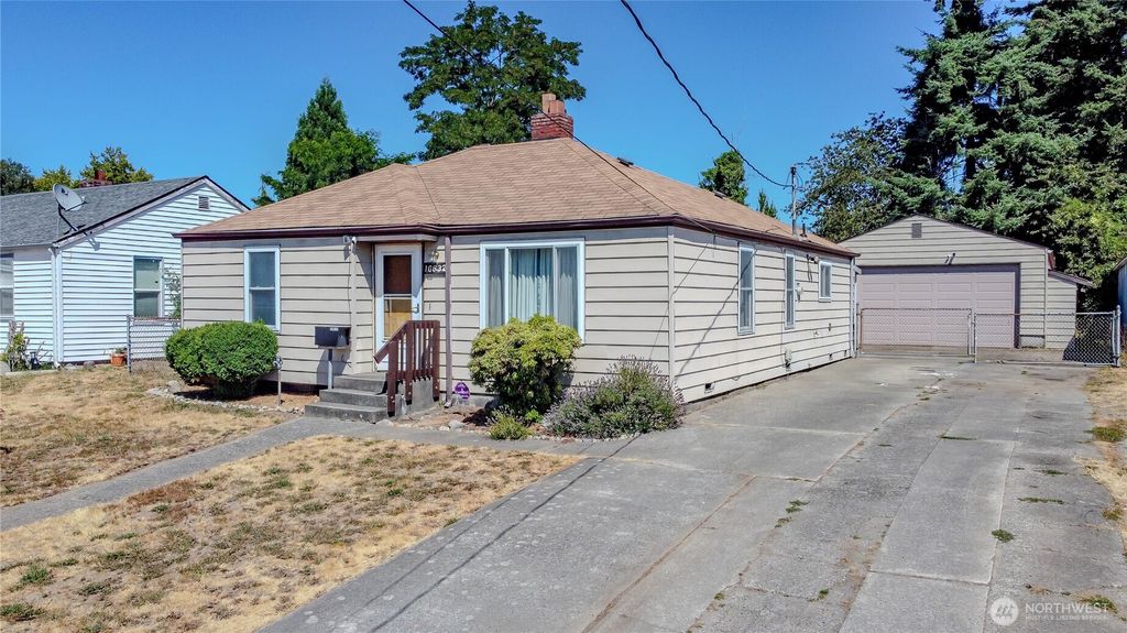 Photo of 16632 35th Avenue S, SeaTac, WA 98188 (MLS # 2414773)