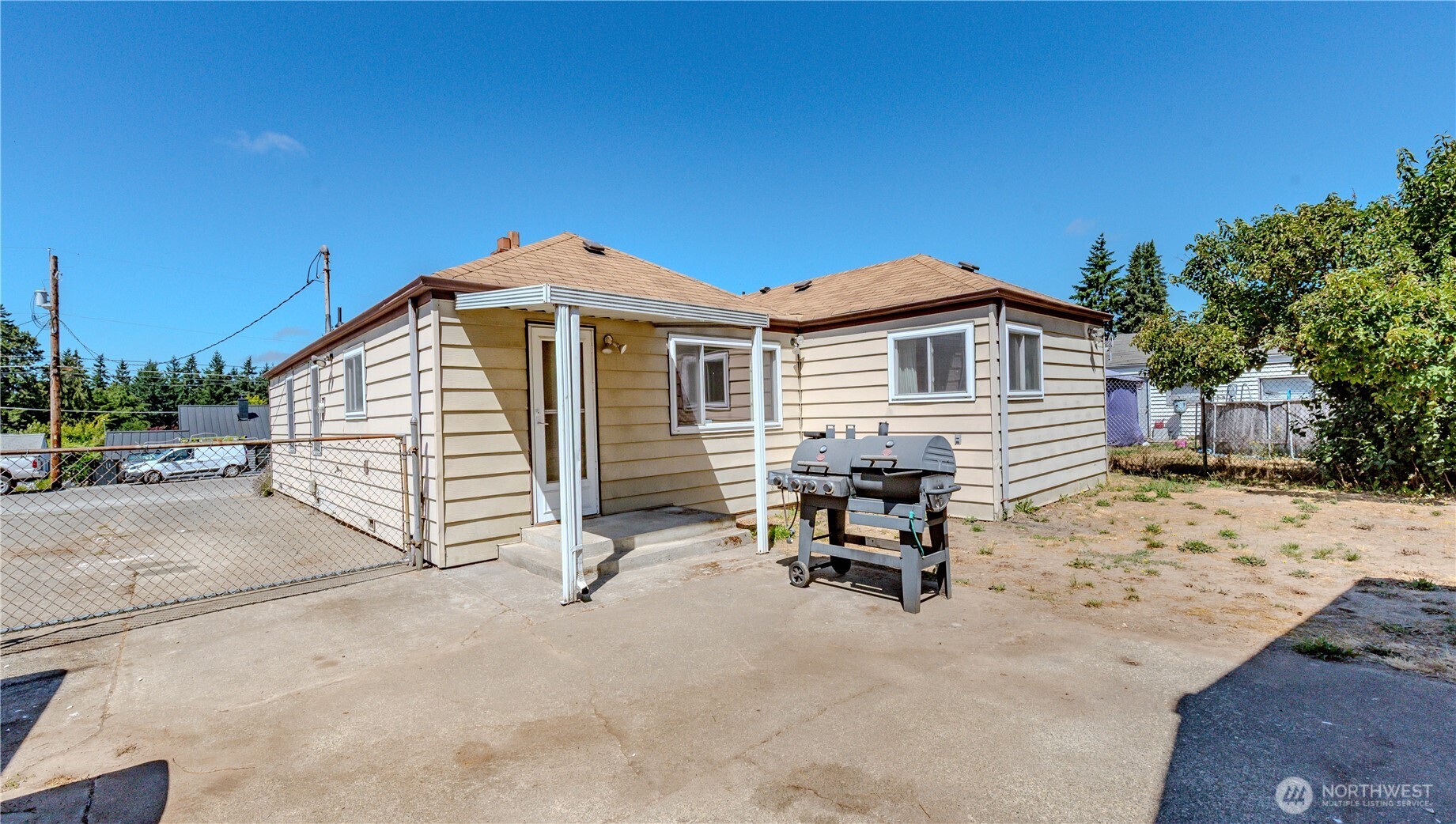 Seatac, Washington 98188, United States, 3 Bedrooms Bedrooms, ,2 BathroomsBathrooms,Residential,Pending,182848