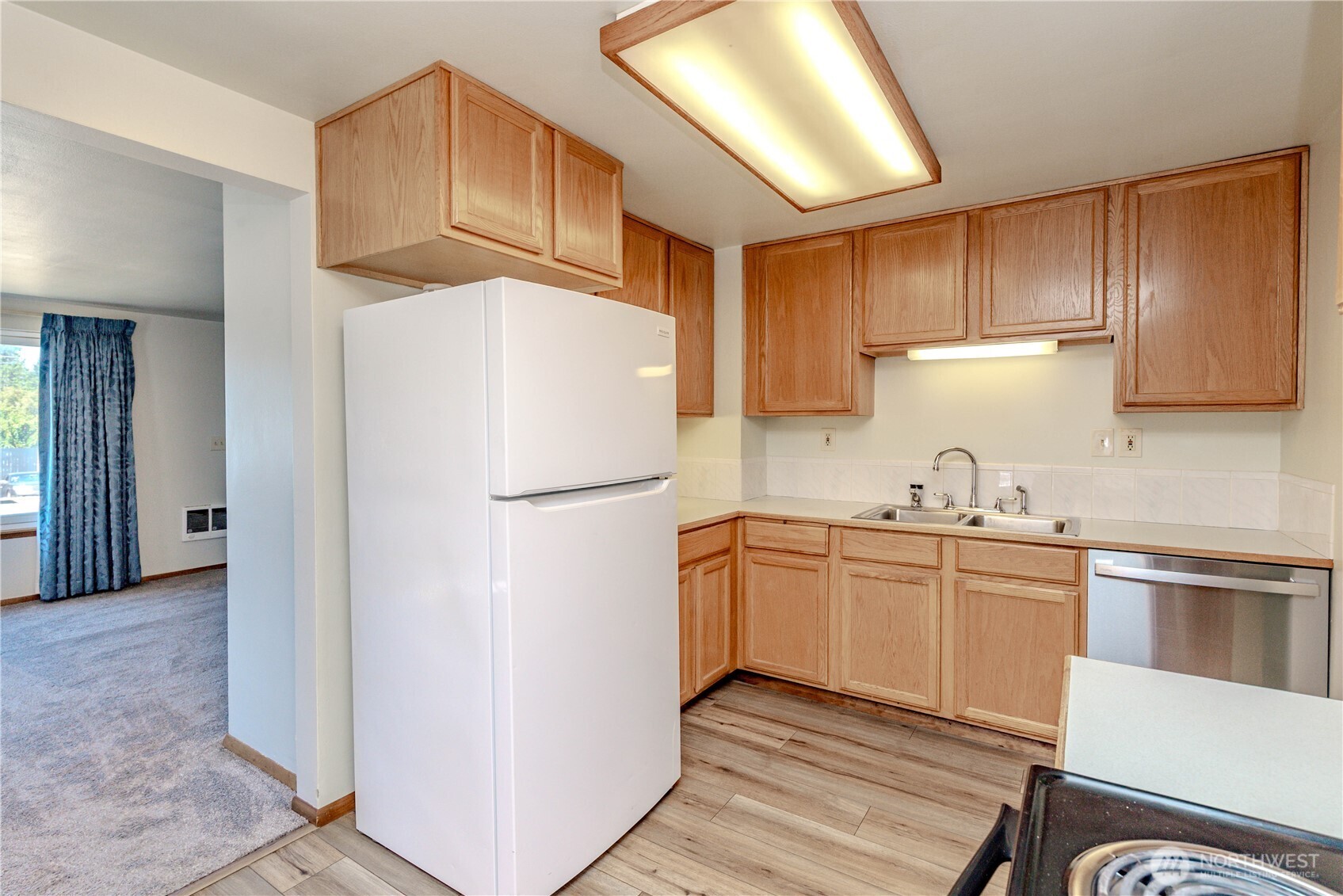 Seatac, Washington 98188, United States, 3 Bedrooms Bedrooms, ,2 BathroomsBathrooms,Residential,Pending,182848