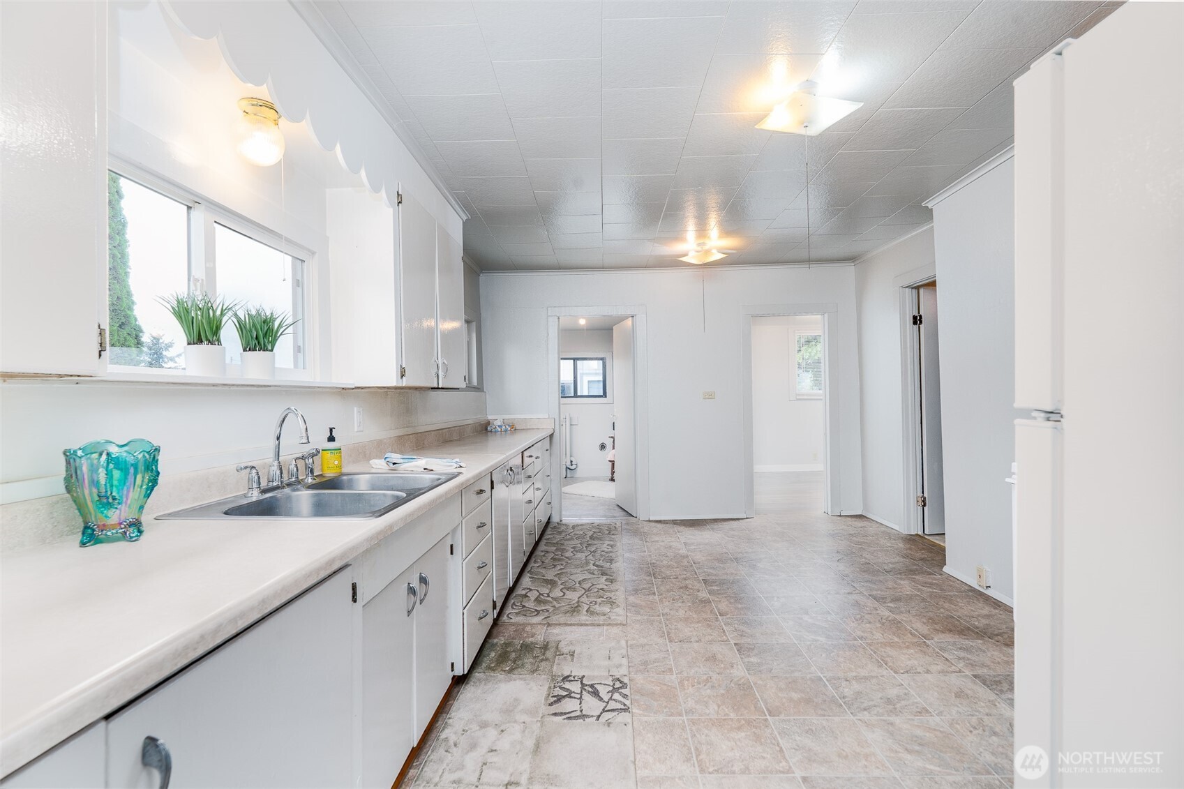 324 W Oak Street