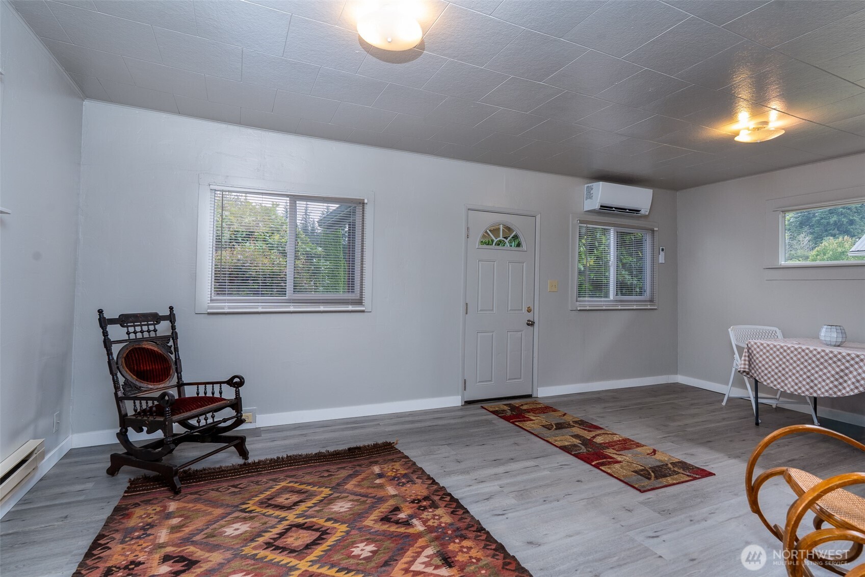 324 W Oak Street