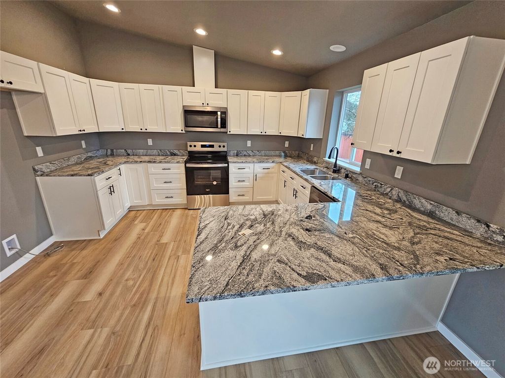 Photo of 208 S 2nd Street, Oakville, WA 98568 (MLS # 2465567)