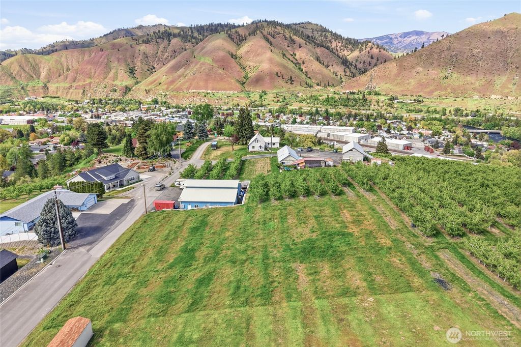 Photo of 333 Kennedy Road, Cashmere, WA 98815 (MLS # 2514924)