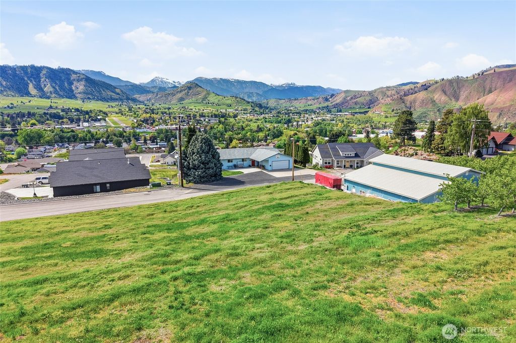 Photo of 333 Kennedy Road, Cashmere, WA 98815 (MLS # 2514924)