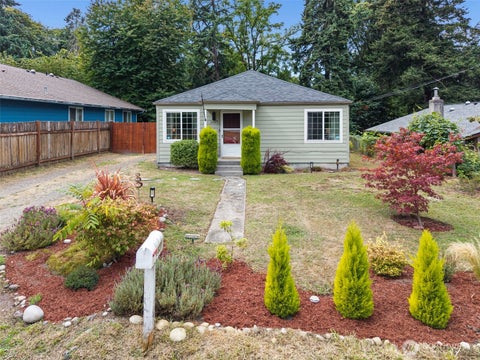 Photo of 1827 Orange Street SE, Olympia, WA 98501 (MLS # 2568958)
