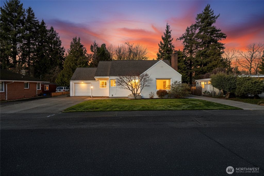 Photo of 3023 Lynn Street, Bellingham, WA 98225 (MLS # 2469351)