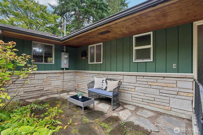 6115 NE 185th Street