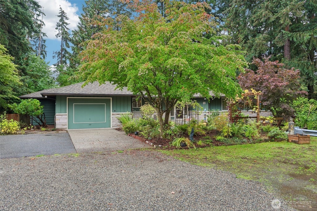 Photo of 6115 NE 185th Street, Kenmore, WA 98028 (MLS # 2587721)
