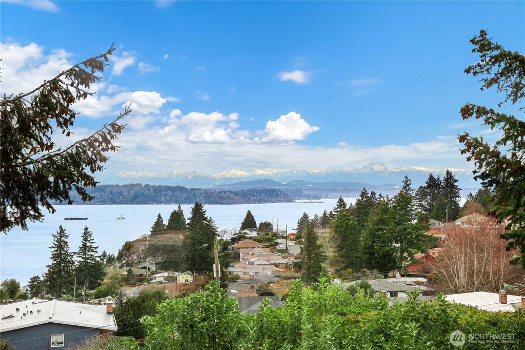 Photo of 12109 24th Place SW, Burien, WA 98146 (MLS # 2332291)