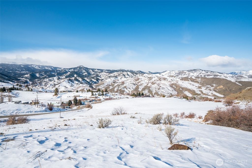 Photo of 5 NNA Wheeler Hill Road #Lot E, Wenatchee, WA 98801 (MLS # 2492646)