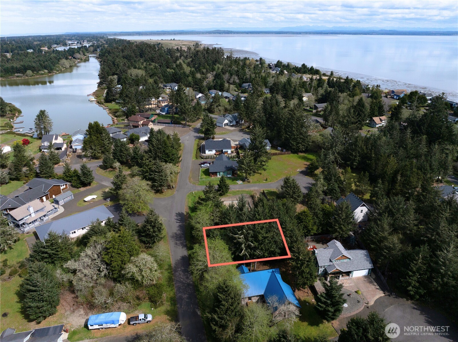 336 Lake Bay Loop SE