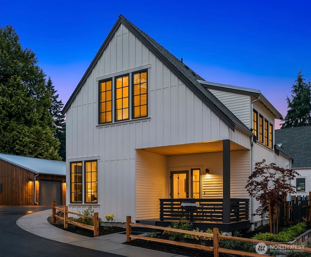Photo of 2218 NE 125th Street, Seattle, WA 98125 (MLS # 2432579)