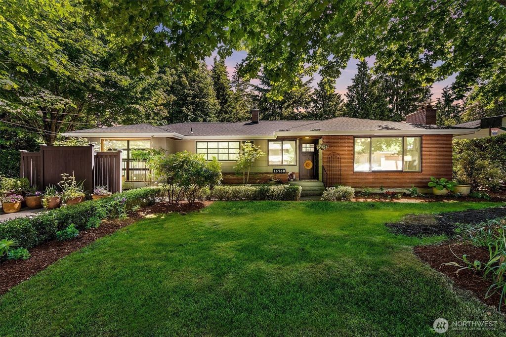 Photo of 16760 26th Ave Ave SW, Burien, WA 98166 (MLS # 2382919)