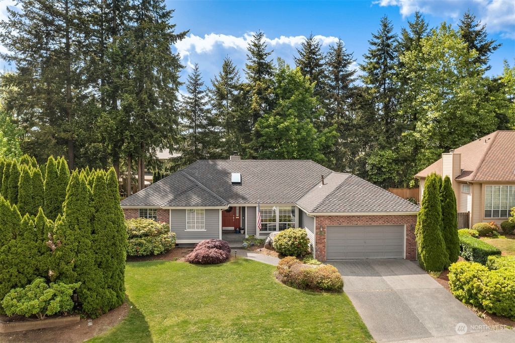Photo of 1601 Field Avenue NE, Renton, WA 98059 (MLS # 2069537)