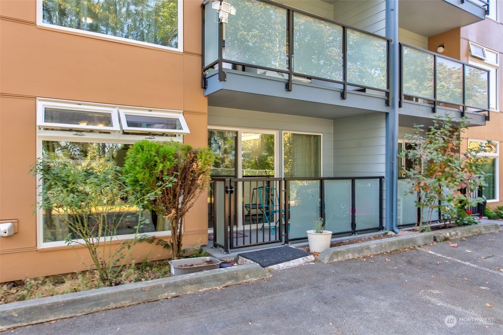 Photo of 15152 65th Avenue S #807, Tukwila, WA 98188 (MLS # 2009106)