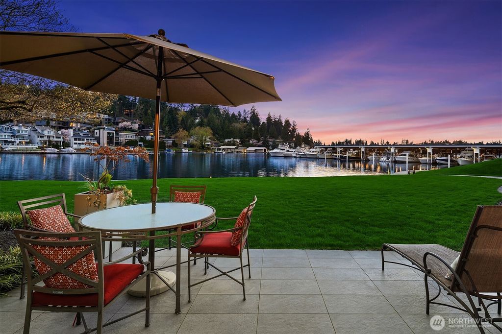 Photo of 101 101st Avenue SE #B102, Bellevue, WA 98004 (MLS # 2352983)