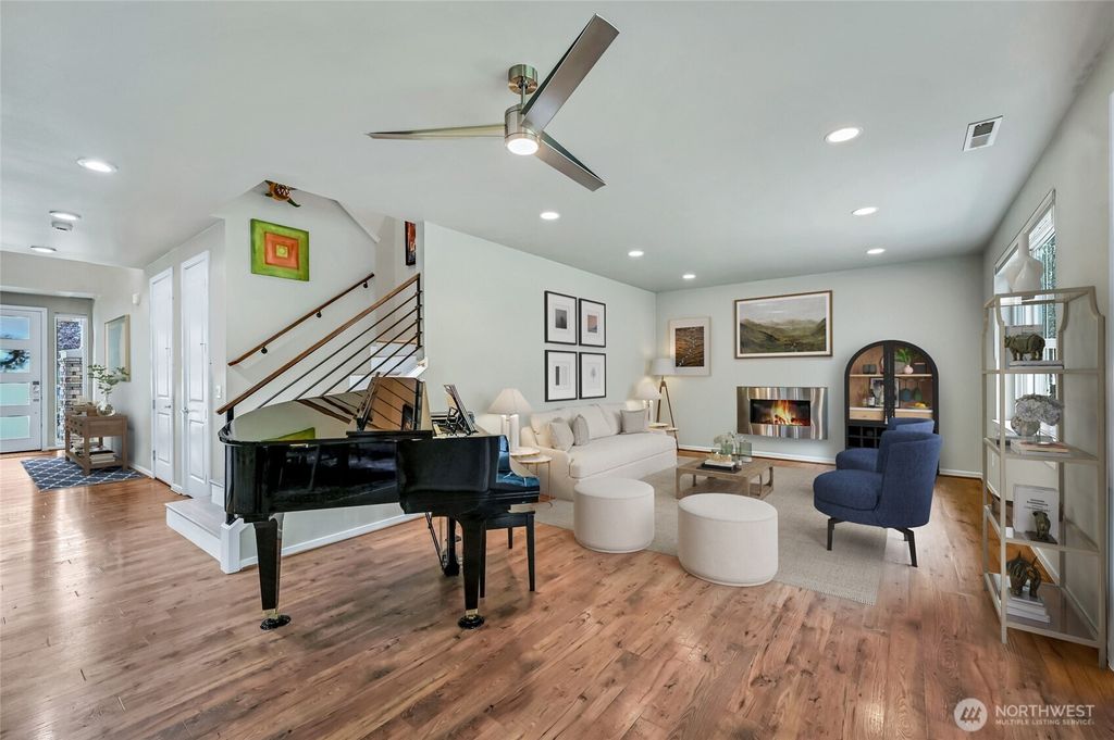 Photo of 502 S 187th Lane, Burien, WA 98148 (MLS # 2437505)