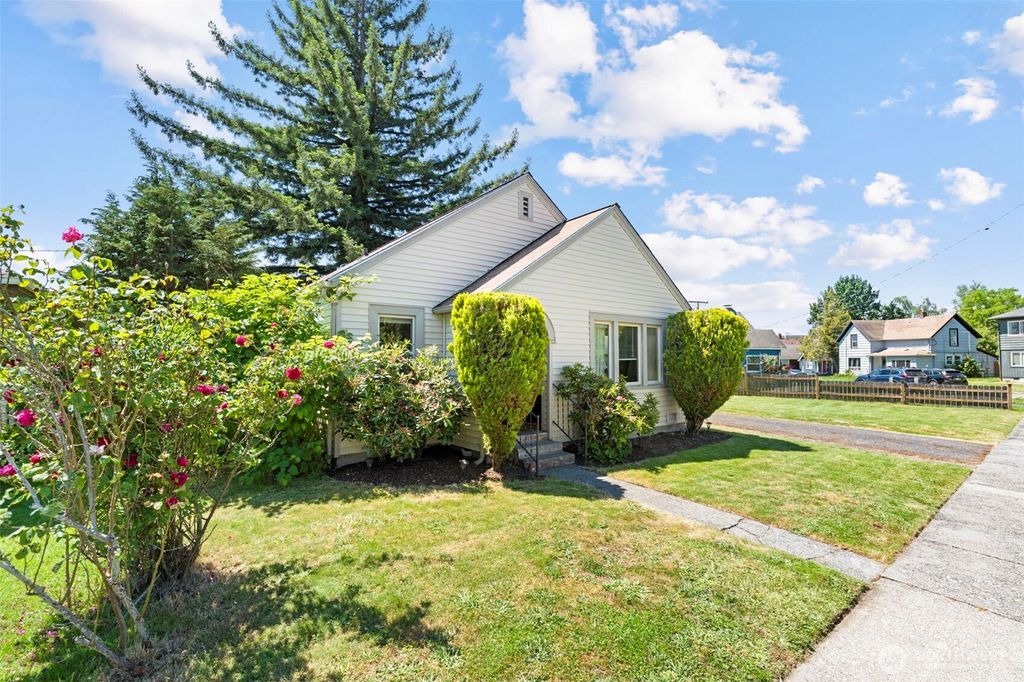 Photo of 80 SW McFadden Avenue, Chehalis, WA 98532 (MLS # 2540475)