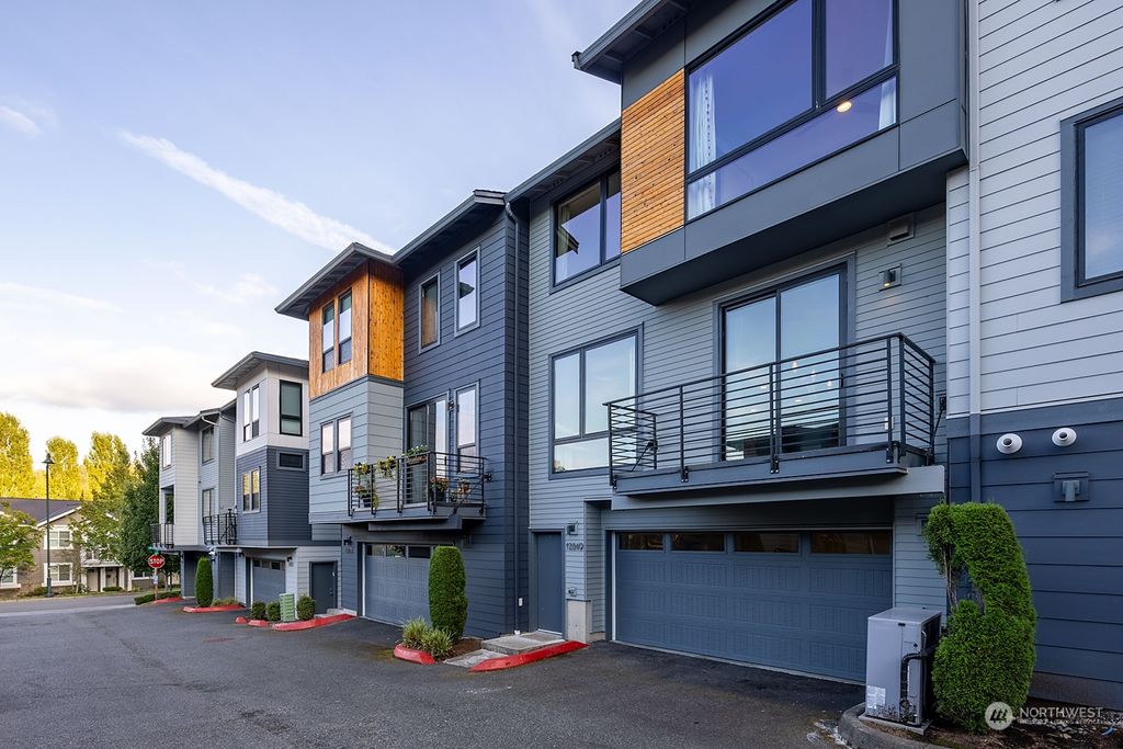 Photo of 12849 SE 75th Lane, Newcastle, WA 98056 (MLS # 2292438)