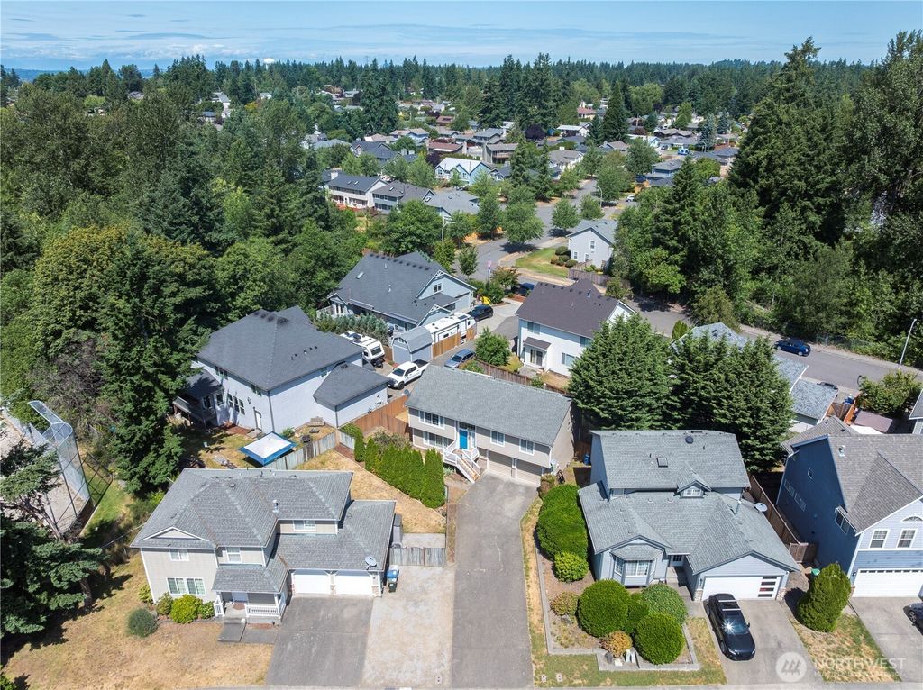 Photo of 861 Bremerton Avenue NE, Renton, WA 98059 (MLS # 2390739)