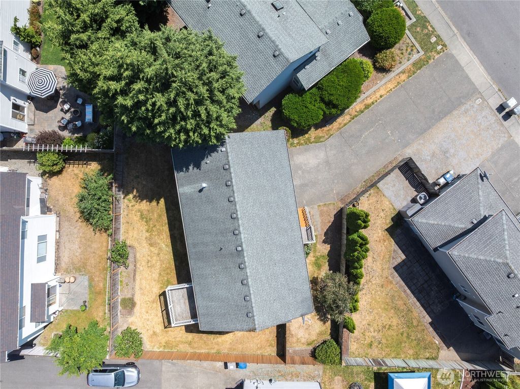 Photo of 861 Bremerton Avenue NE, Renton, WA 98059 (MLS # 2390739)