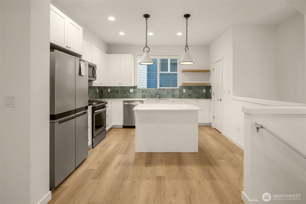 listing image 9361316028804740048