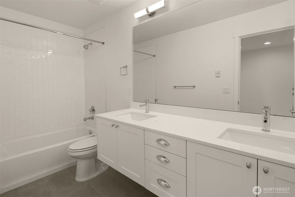 listing image 9363949458298719488