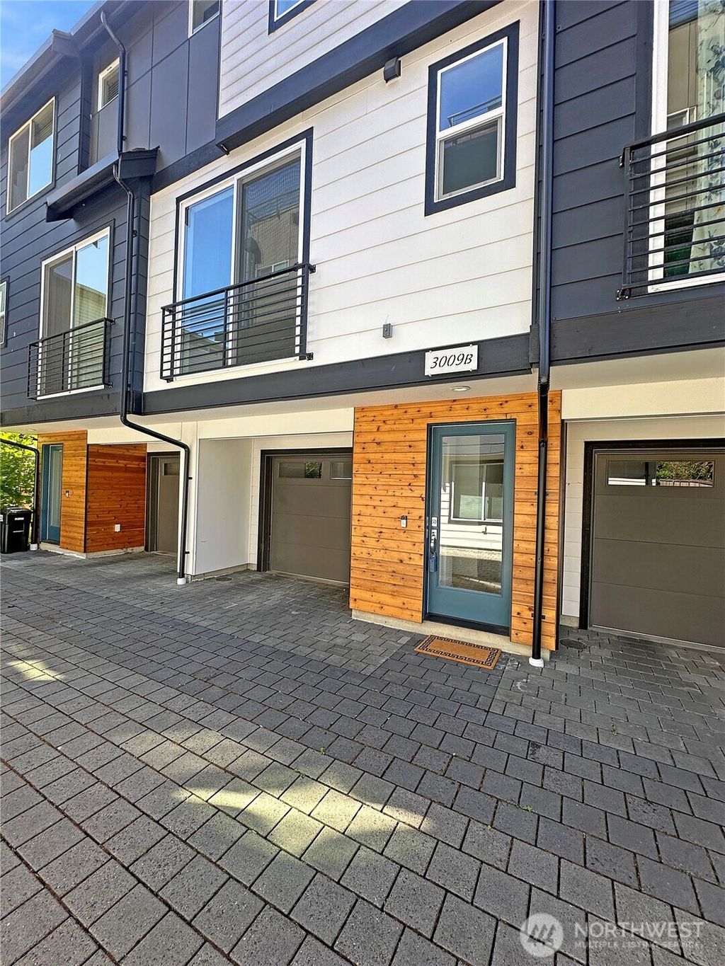 listing image 9362513298243135562