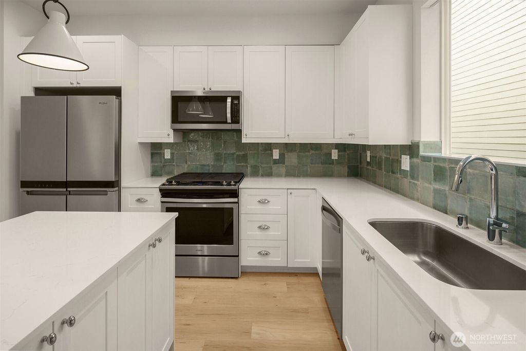 listing image 9365940068121175251