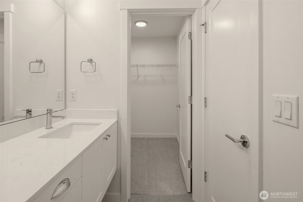 listing image 9360088744203154282