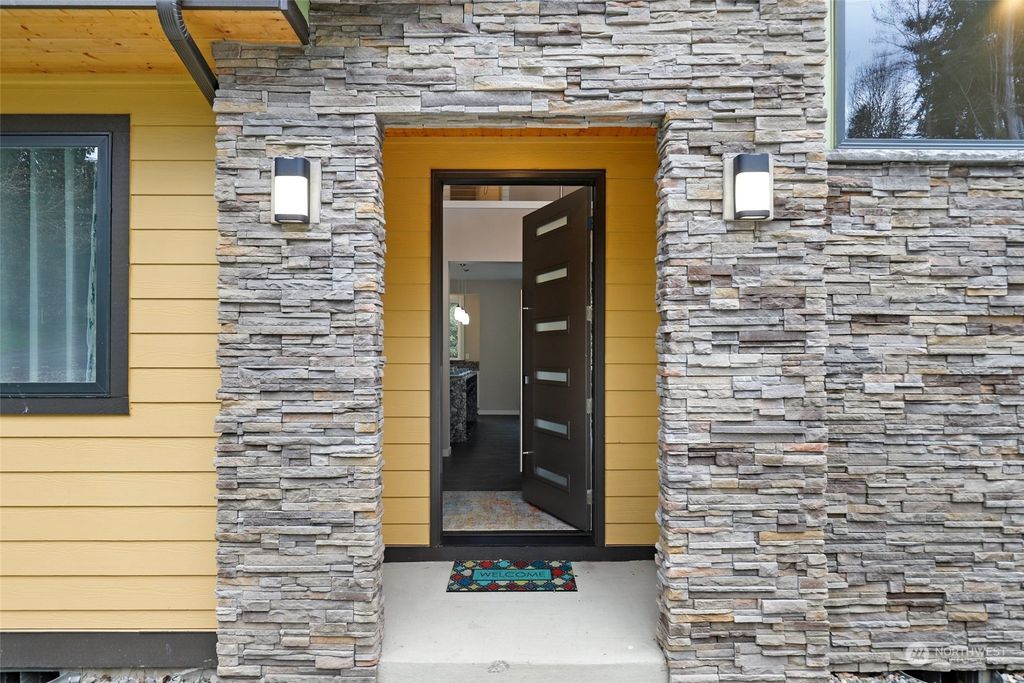 Photo of 14727 Macadam Road S, Tukwila, WA 98168 (MLS # 2051964)
