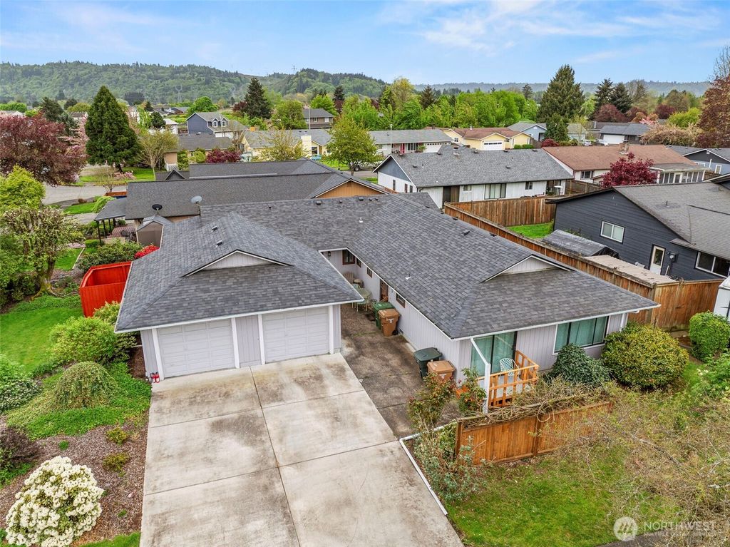 Photo of 1 Teal Street #1&amp;3, Longview, WA 98632 (MLS # 2513792)