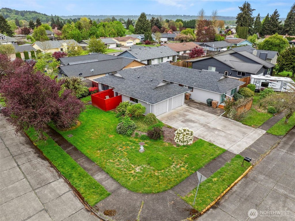 Photo of 1 Teal Street #1&amp;3, Longview, WA 98632 (MLS # 2513792)