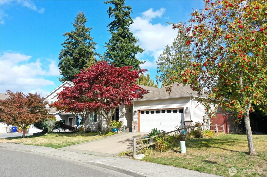 Photo of 5815 8th Avenue W, Everett, WA 98203 (MLS # 2439830)