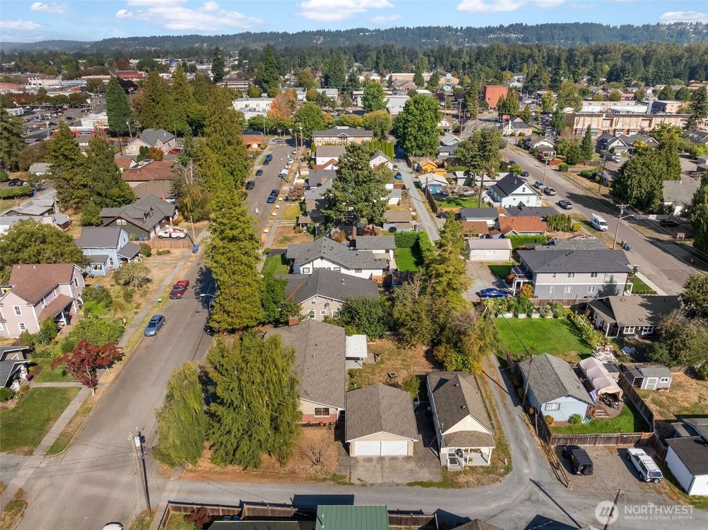 Photo of 343 4th Street SE, Puyallup, WA 98372 (MLS # 2441992)