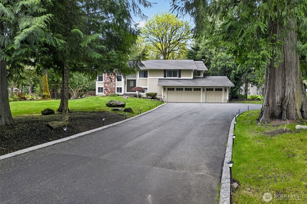 Photo of 20009 SE 20th Place, Sammamish, WA 98075 (MLS # 2513563)