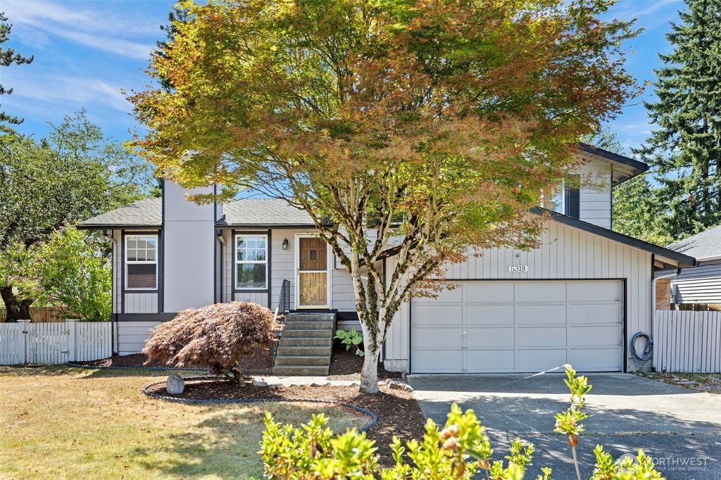 Photo of 5318 NE 85th Place NE, Marysville, WA 98270 (MLS # 2420220)
