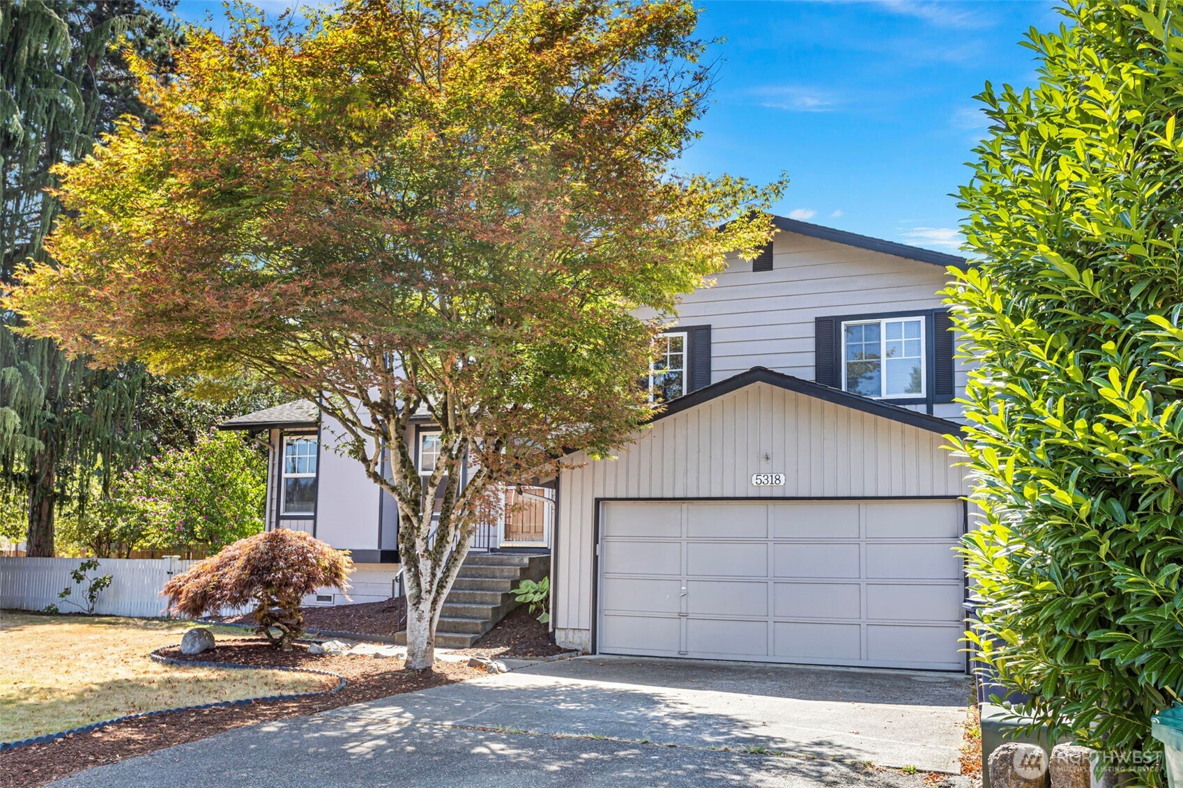 5318 NE 85th Place NE