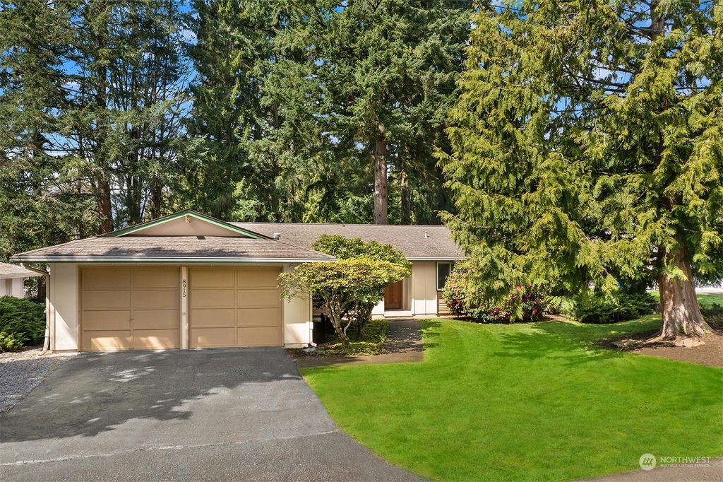 Photo of 8915 171st Avenue NE, Redmond, WA 98052 (MLS # 2060162)