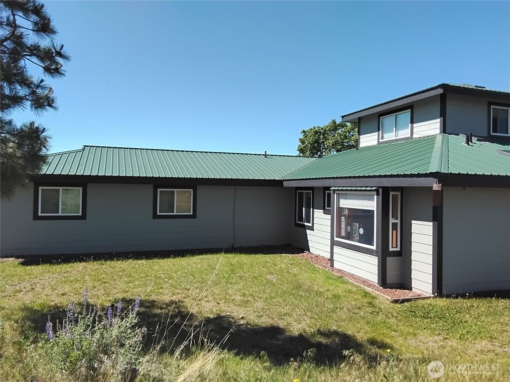 Photo of 30 Tamarack Trail, Oroville, WA 98844 (MLS # 2506542)