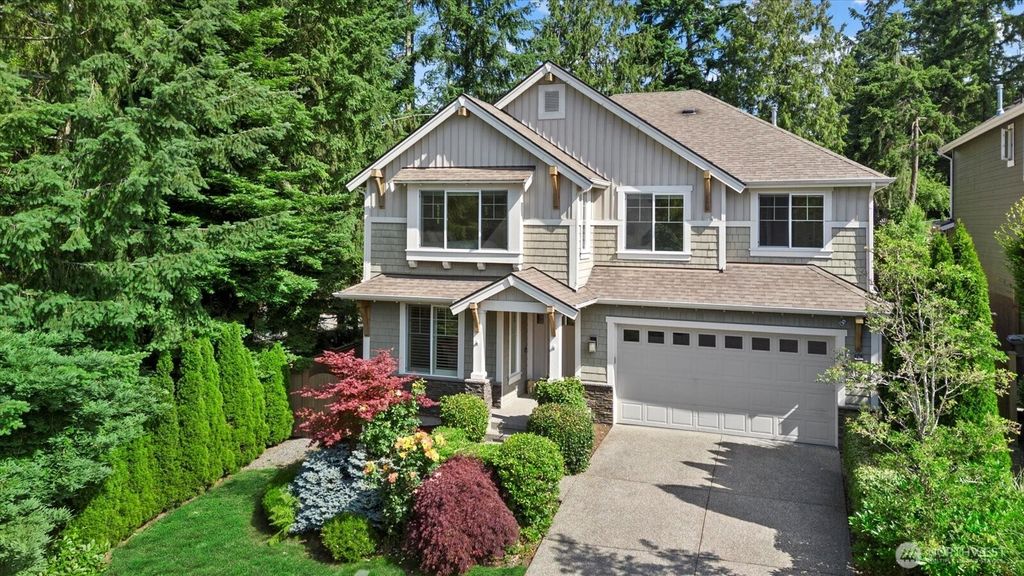Photo of 8132 NE 117th Place, Kirkland, WA 98034 (MLS # 2394304)