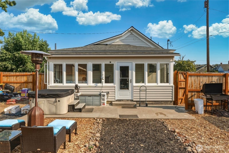 126 W Pine Street