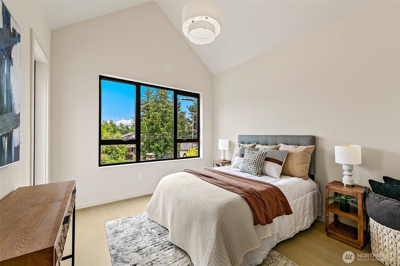 Seattle, Washington 98117, United States, 2 Bedrooms Bedrooms, ,2 BathroomsBathrooms,Residential,Pending,184789