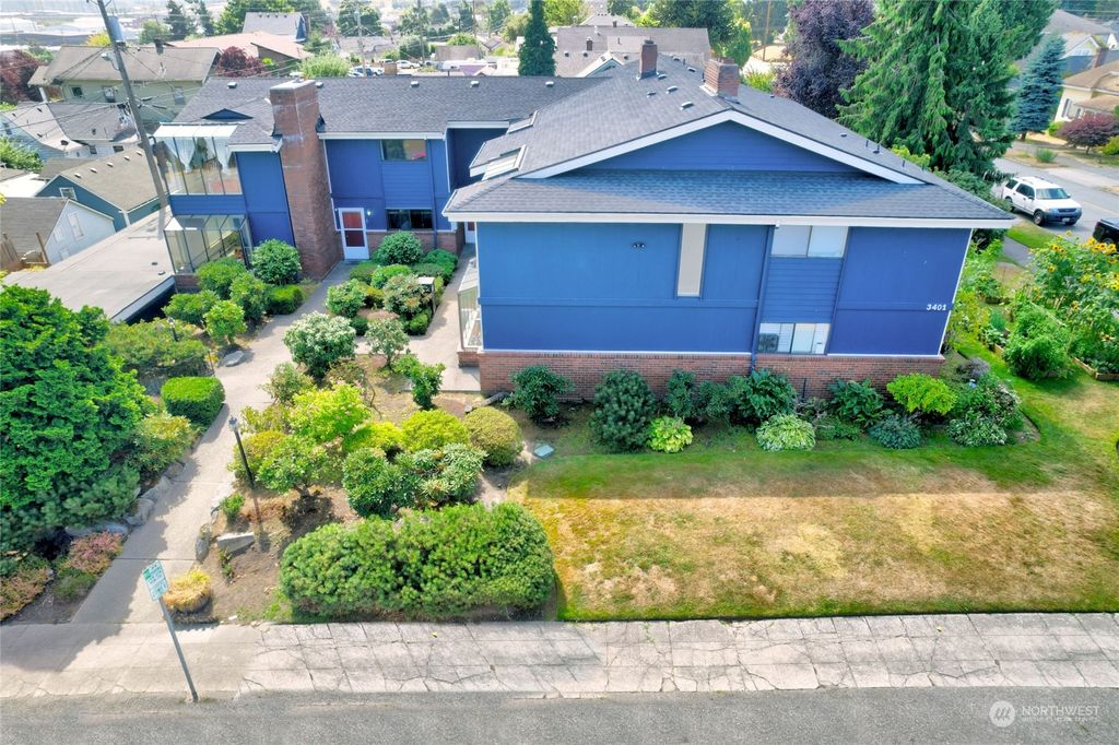 Photo of 3401 Oakes Avenue #1, Everett, WA 98201 (MLS # 2153432)