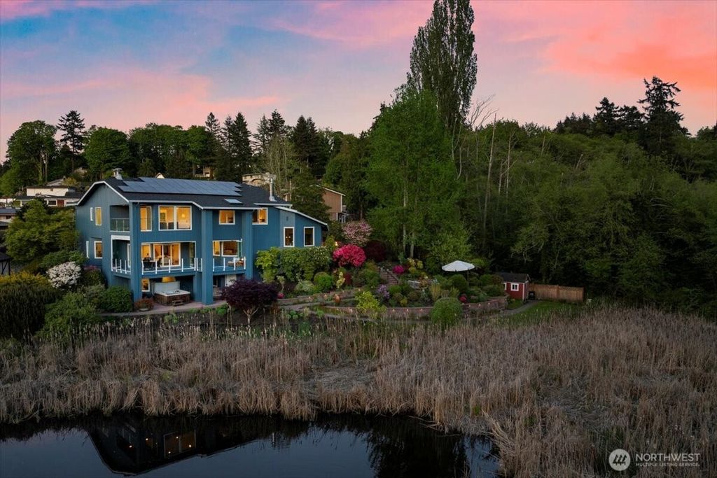 Photo of 31001 39th Avenue SW, Federal Way, WA 98023 (MLS # 2373866)