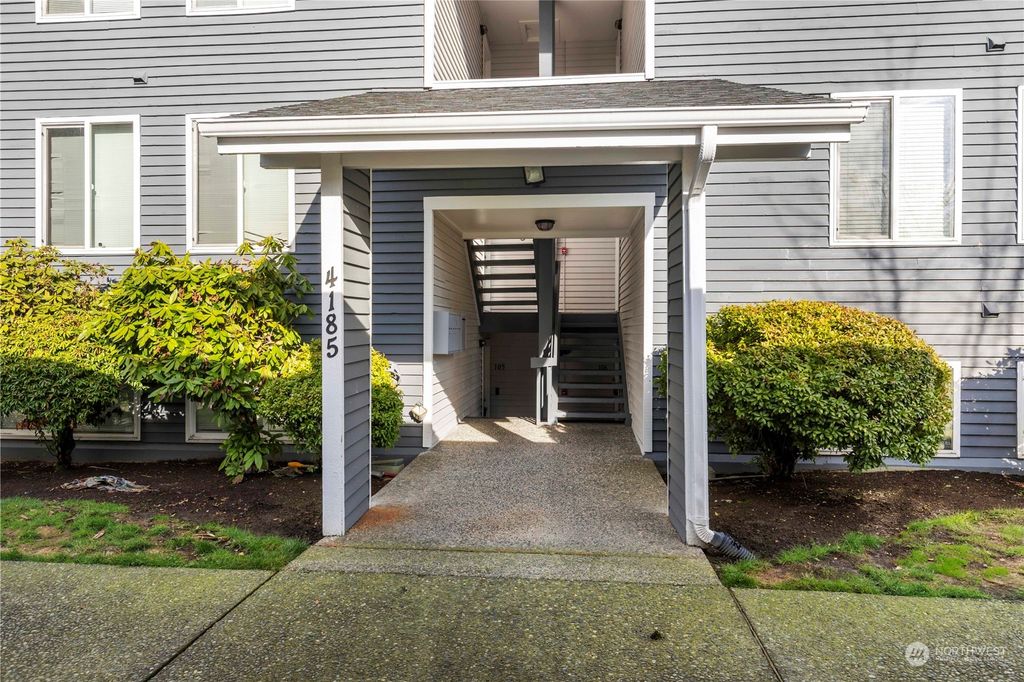 Photo of 4185 W Lake Sammamish Pkwy Pkwy SE #B105, Bellevue, WA 98008 (MLS # 2030999)